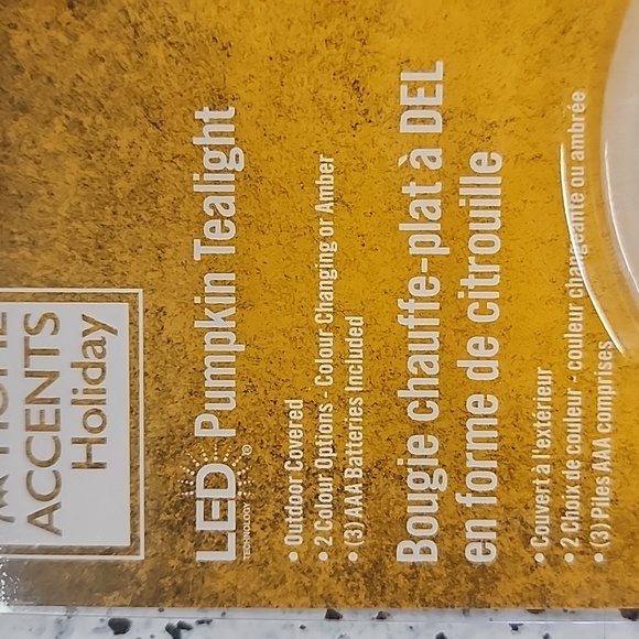 Beautiful large led tealights, 3 AAA batteries included. Set of 2 - Picture 2 of 4